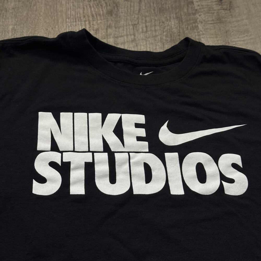 Nike Studios T-Shirt Black Big Swoosh Size Mens M Cotton Gym Workout Graphic